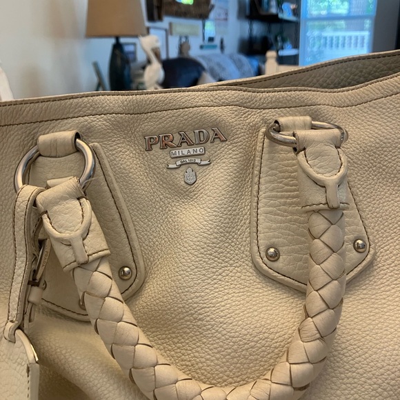 PRADA HANDBAG/CROSSBODY👜🌻 - Picture 2 of 14